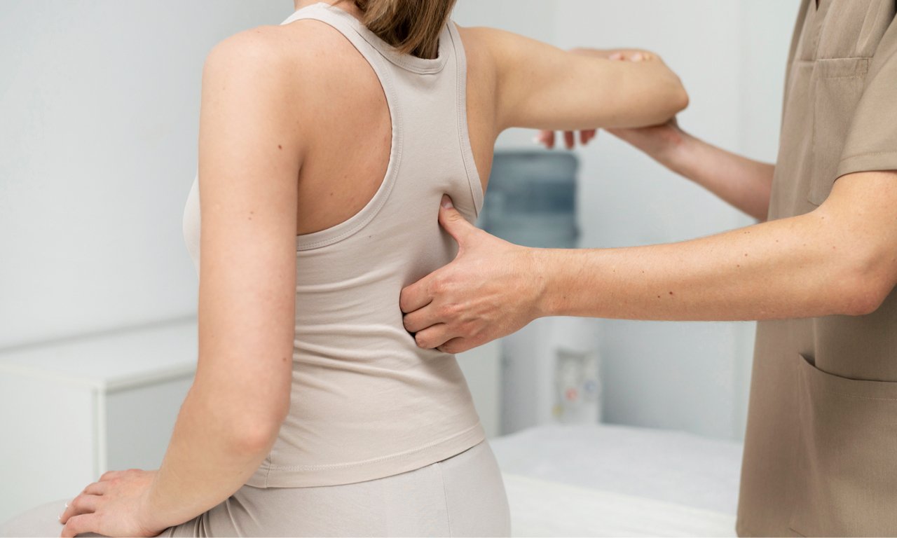 Afyon Ameliyatsız Skolyoz Tedavisi: Omurga Eğriliğinde Modern Çözüm